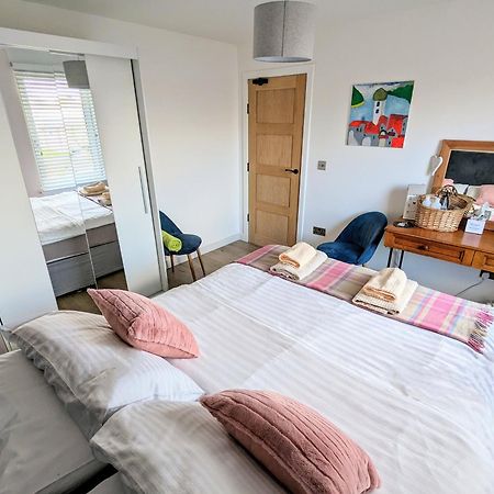 אדינבורו Cosy Guest Room In A Family Home With Free Parking מראה חיצוני תמונה